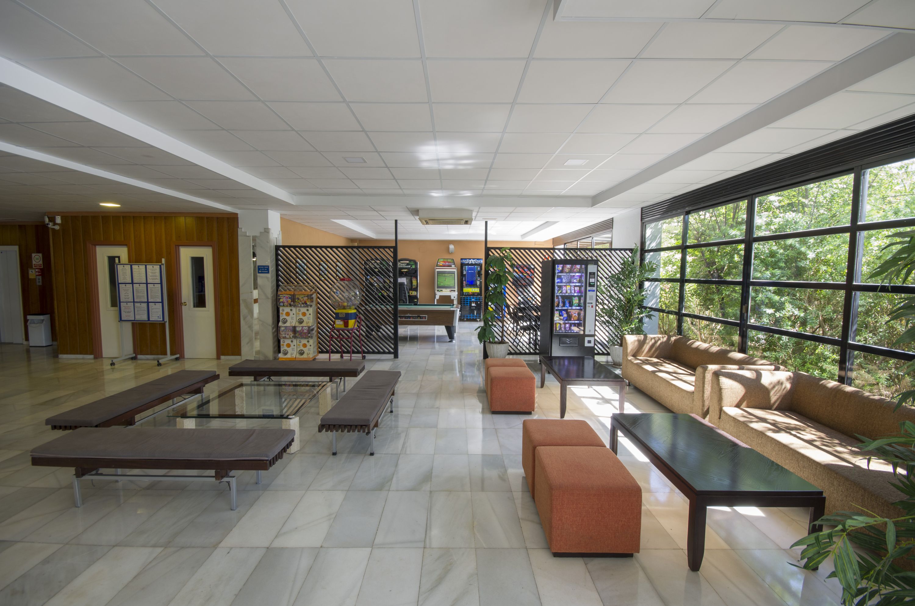 Hôtel AzuLine Mar Amantis & II 3*, Séjour Espagne & ses îles, Baléares, Ibiza par Ôvoyages Hôtel AzuLine Mar Amantis & II 3*, Séjour Espagne & ses îles, Baléares, Ibiza par Ôvoyages