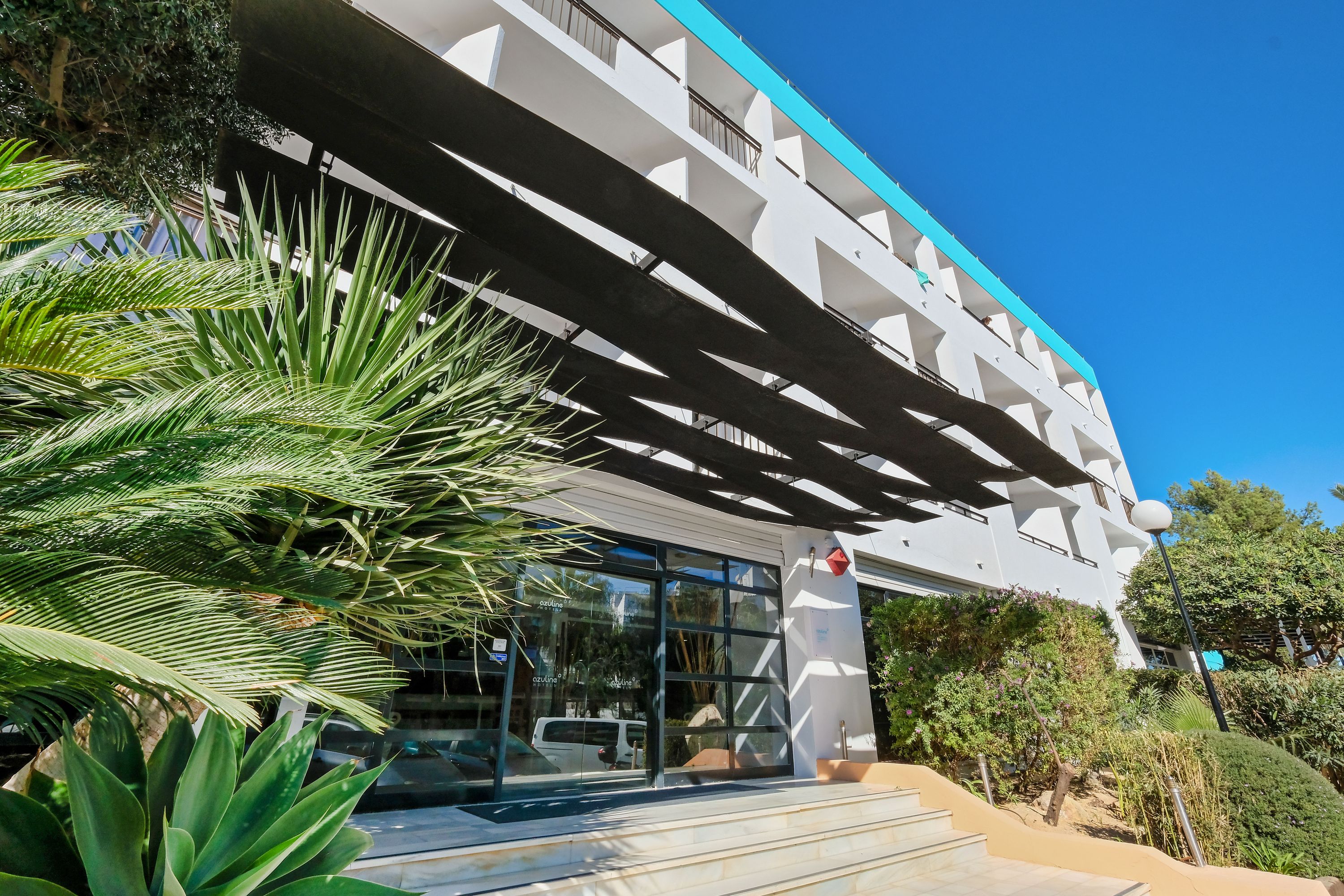 Hôtel AzuLine Mar Amantis & II 3*, Séjour Espagne & ses îles, Baléares, Ibiza par Ôvoyages Hôtel AzuLine Mar Amantis & II 3*, Séjour Espagne & ses îles, Baléares, Ibiza par Ôvoyages