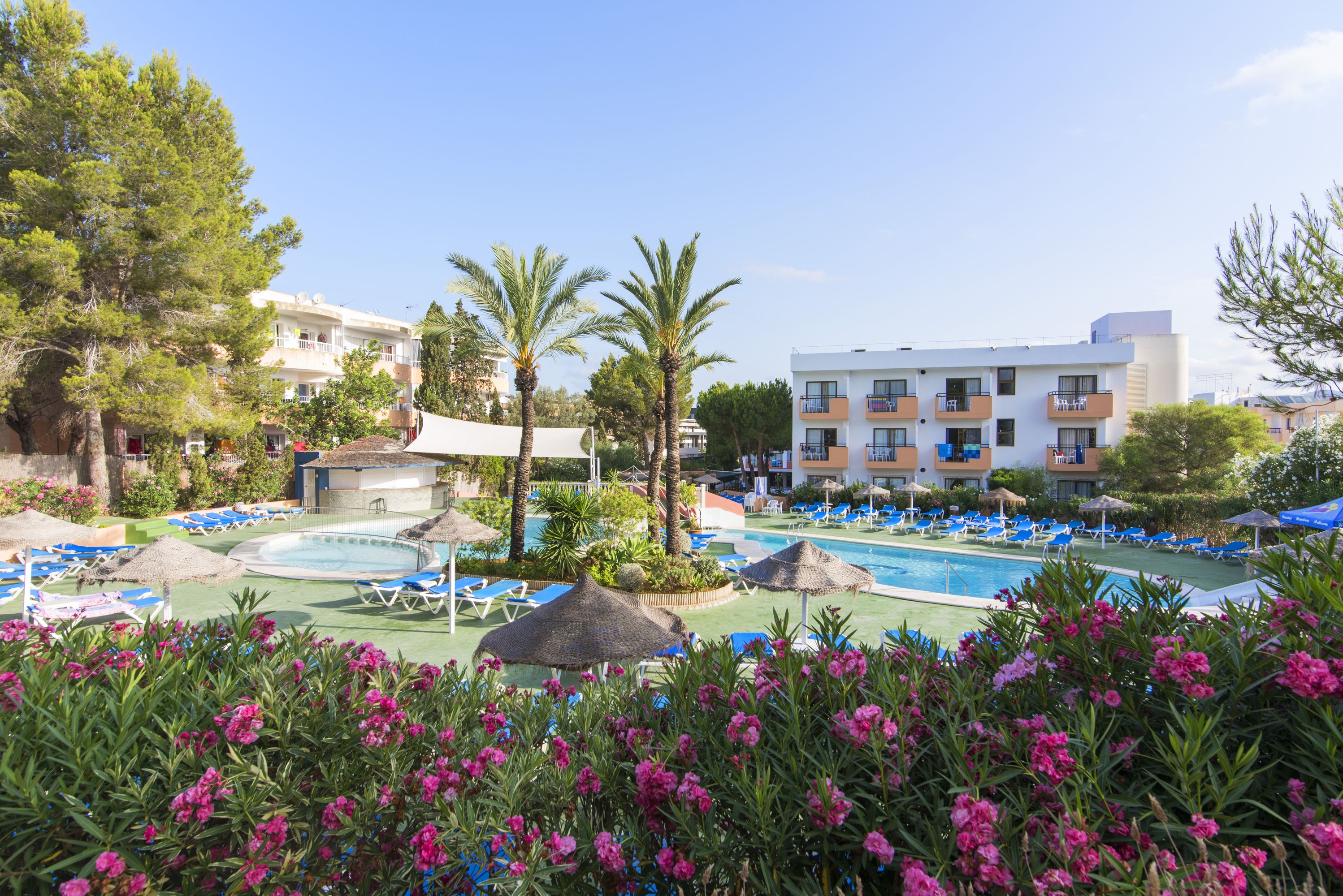 Hôtel AzuLine Mar Amantis & II 3*, Séjour Espagne & ses îles, Baléares, Ibiza par Ôvoyages Hôtel AzuLine Mar Amantis & II 3*, Séjour Espagne & ses îles, Baléares, Ibiza par Ôvoyages
