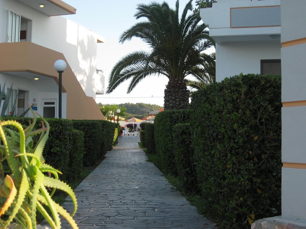 Hôtel Meliton 3*, Séjour Grèce & ses îles, Rhodes par Ôvoyages Hôtel Meliton 3*, Séjour Grèce & ses îles, Rhodes par Ôvoyages