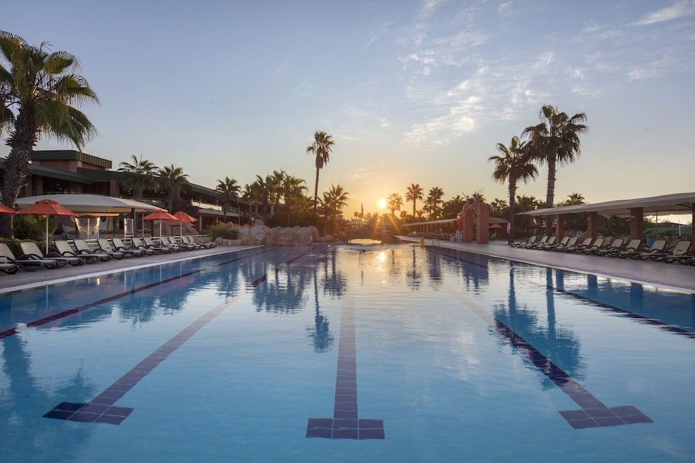 Pine Beach Belek 5*