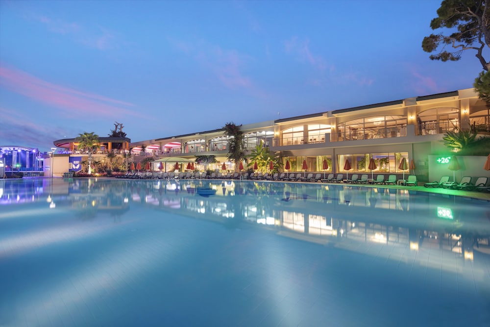Pine Beach Belek 5*, Séjour Turquie, Antalya par Ôvoyages