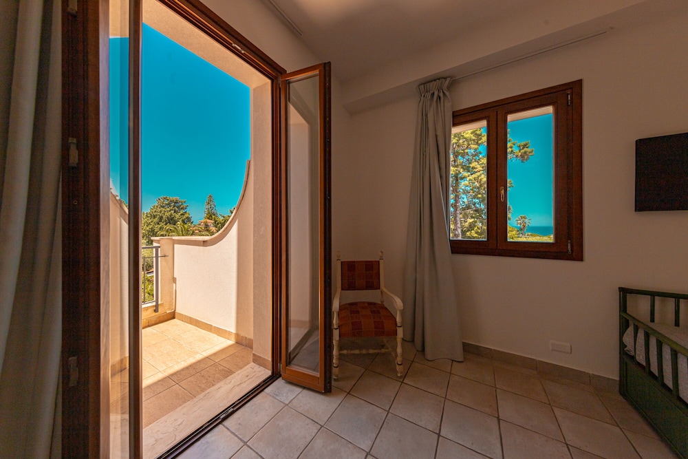 Hôtel Baia del Capitano 4*, Séjour Italie, Sicile par Ôvoyages Hôtel Baia del Capitano 4*, Séjour Italie, Sicile par Ôvoyages