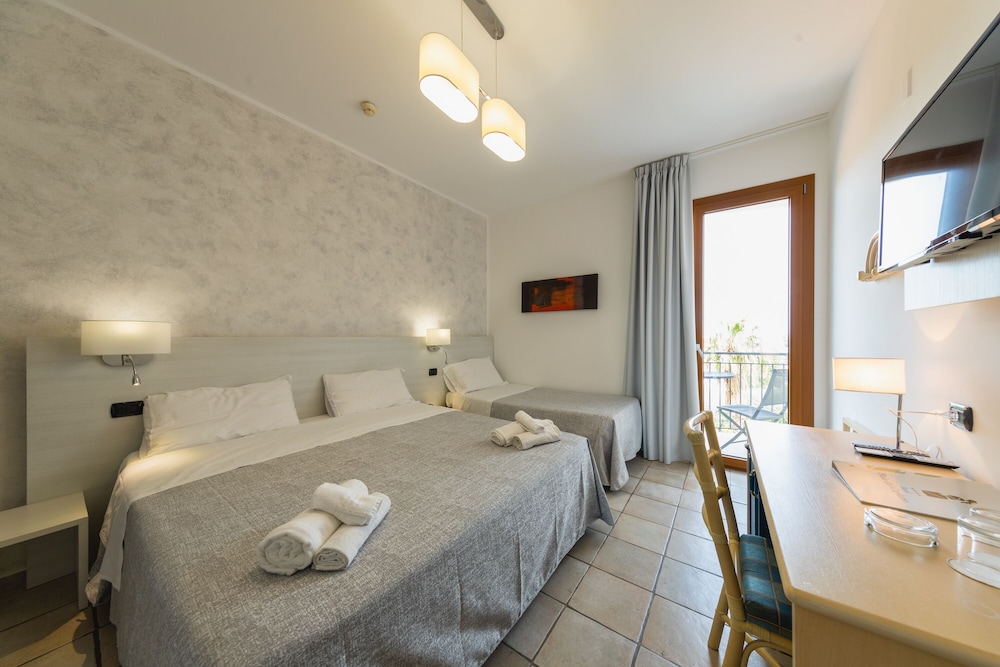 Hôtel Baia del Capitano 4*, Séjour Italie, Sicile par Ôvoyages Hôtel Baia del Capitano 4*, Séjour Italie, Sicile par Ôvoyages