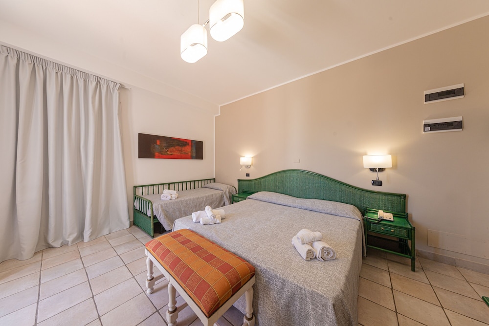 Hôtel Baia del Capitano 4*, Séjour Italie, Sicile par Ôvoyages Hôtel Baia del Capitano 4*, Séjour Italie, Sicile par Ôvoyages