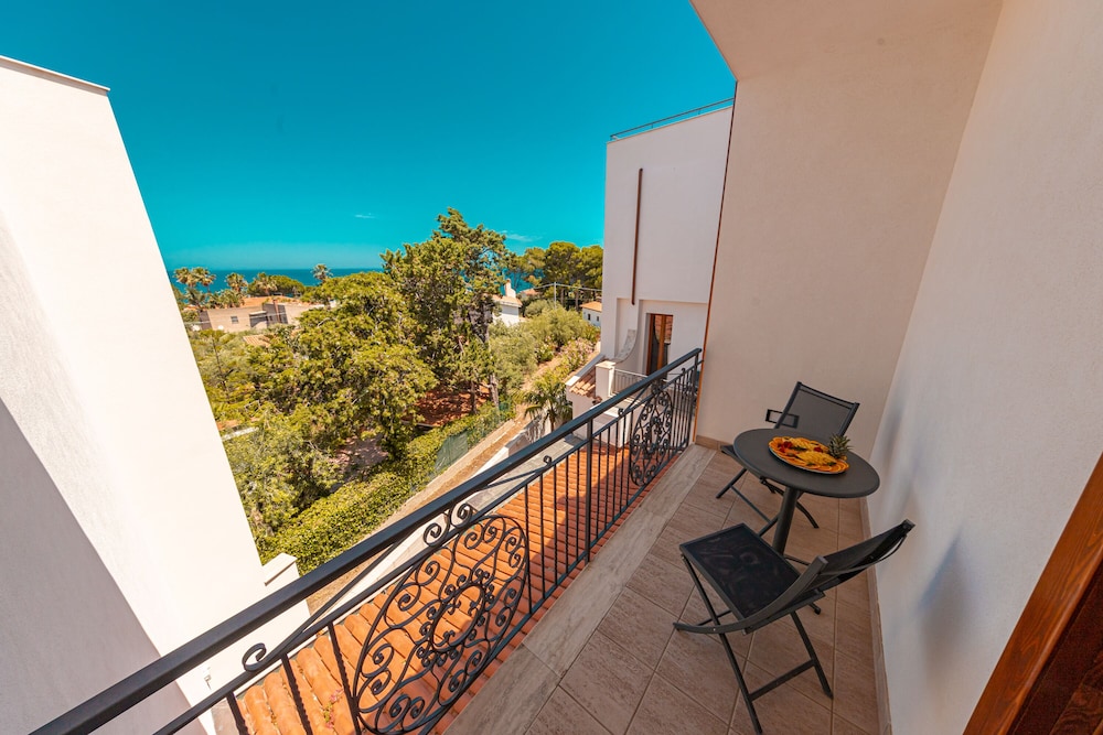 Hôtel Baia del Capitano 4*, Séjour Italie, Sicile par Ôvoyages Hôtel Baia del Capitano 4*, Séjour Italie, Sicile par Ôvoyages