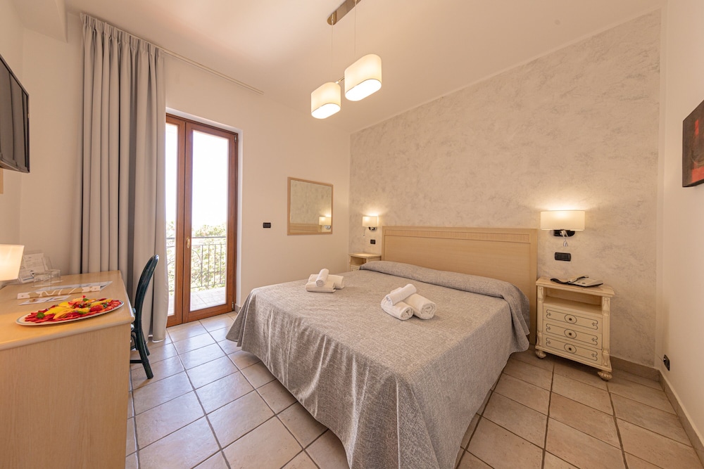 Hôtel Baia del Capitano 4*, Séjour Italie, Sicile par Ôvoyages Hôtel Baia del Capitano 4*, Séjour Italie, Sicile par Ôvoyages
