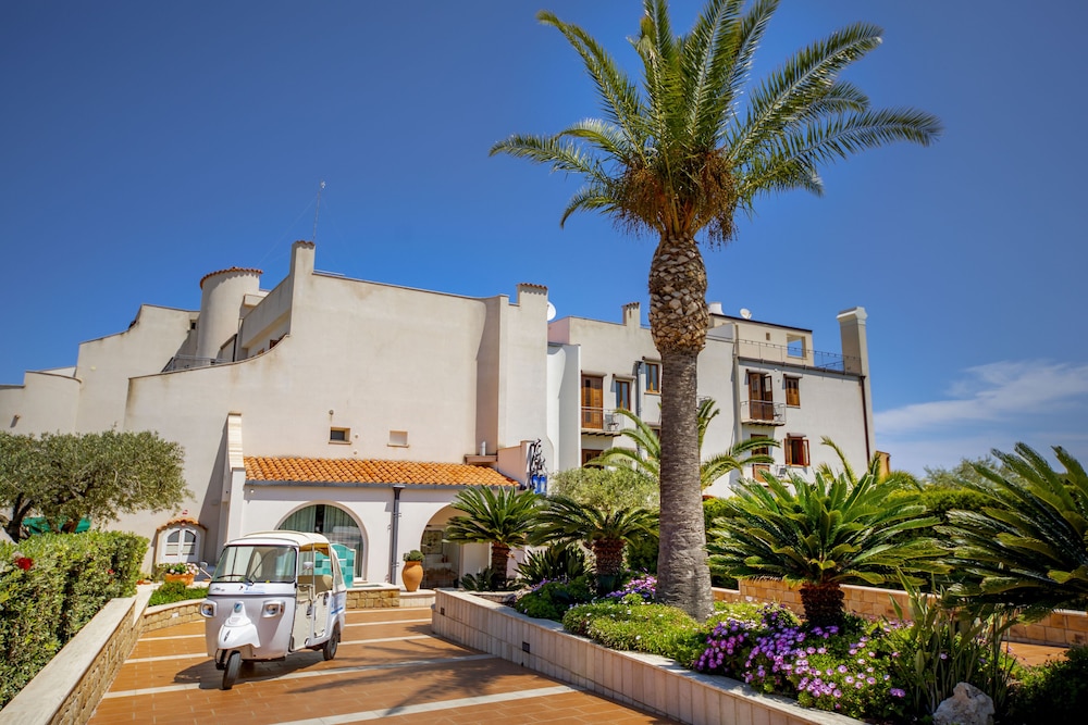 Hôtel Baia del Capitano 4*, Séjour Italie, Sicile par Ôvoyages Hôtel Baia del Capitano 4*, Séjour Italie, Sicile par Ôvoyages