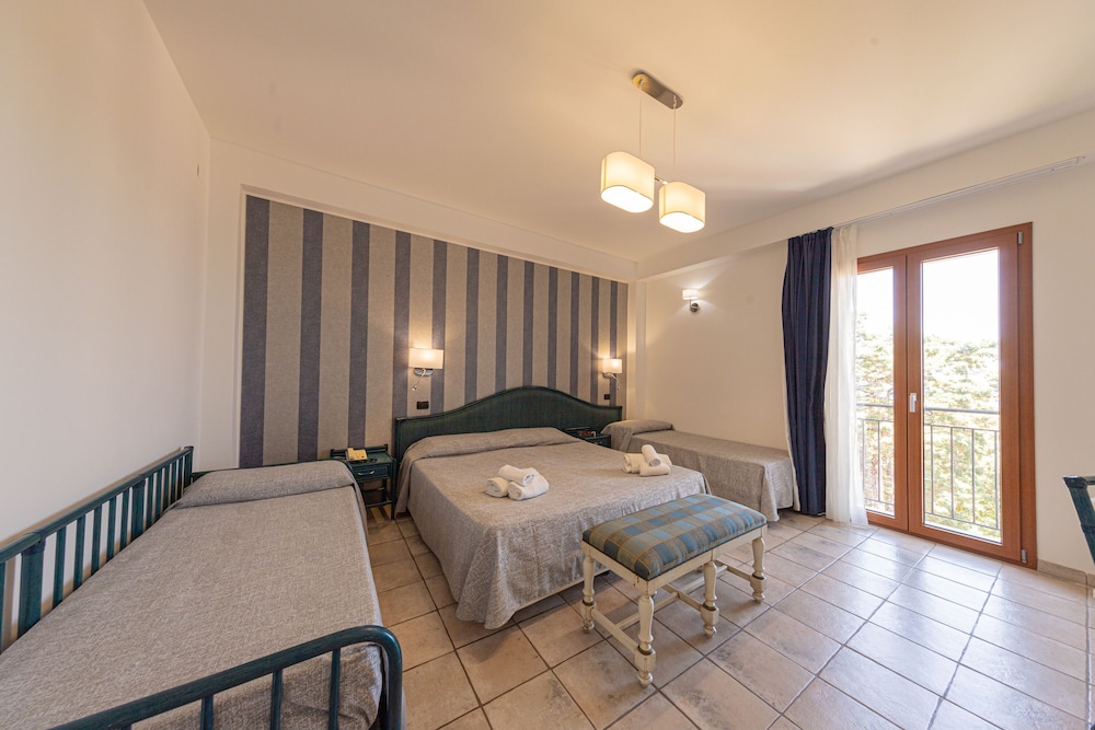 Hôtel Baia del Capitano 4*, Séjour Italie, Sicile par Ôvoyages Hôtel Baia del Capitano 4*, Séjour Italie, Sicile par Ôvoyages