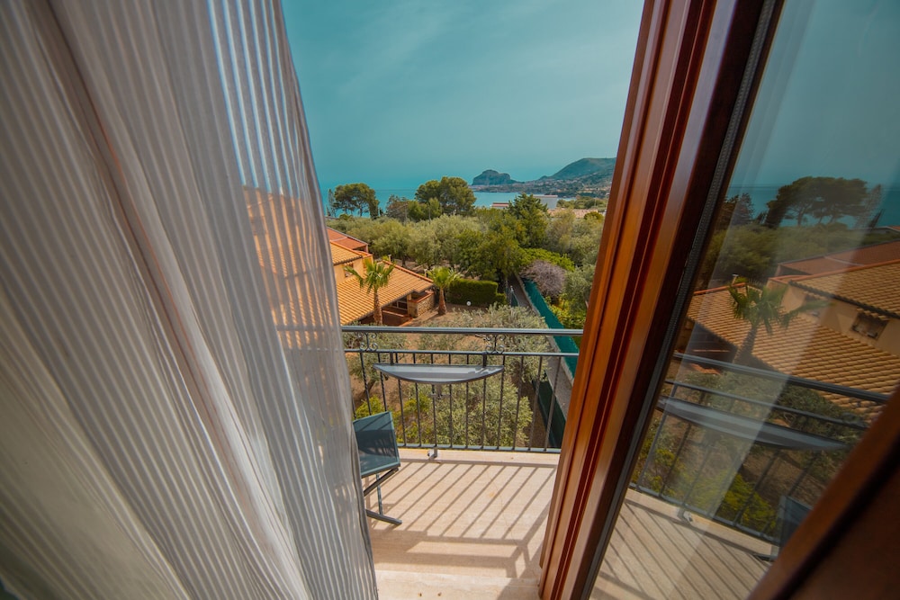 Hôtel Baia del Capitano 4*, Séjour Italie, Sicile par Ôvoyages Hôtel Baia del Capitano 4*, Séjour Italie, Sicile par Ôvoyages