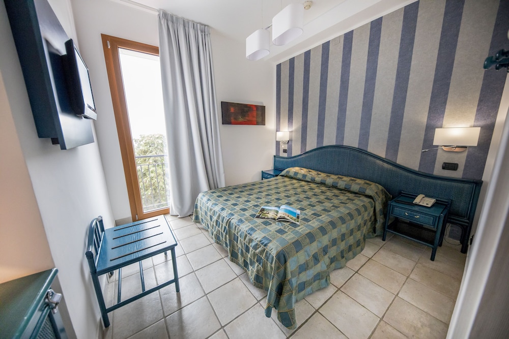 Hôtel Baia del Capitano 4*, Séjour Italie, Sicile par Ôvoyages Hôtel Baia del Capitano 4*, Séjour Italie, Sicile par Ôvoyages