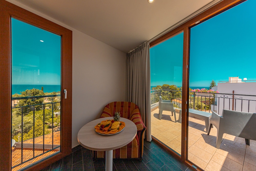 Hôtel Baia del Capitano 4*, Séjour Italie, Sicile par Ôvoyages Hôtel Baia del Capitano 4*, Séjour Italie, Sicile par Ôvoyages