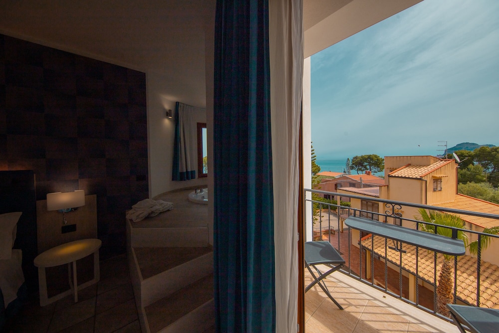 Hôtel Baia del Capitano 4*, Séjour Italie, Sicile par Ôvoyages Hôtel Baia del Capitano 4*, Séjour Italie, Sicile par Ôvoyages