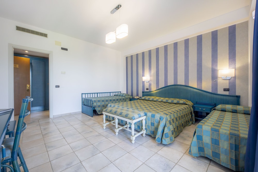 Hôtel Baia del Capitano 4*, Séjour Italie, Sicile par Ôvoyages Hôtel Baia del Capitano 4*, Séjour Italie, Sicile par Ôvoyages