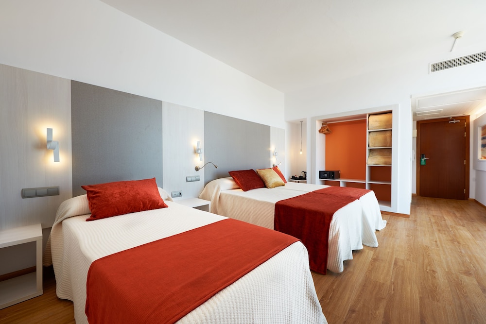 Hôtel Abrat 3*, Séjour Espagne & ses îles, Baléares, Ibiza par Ôvoyages Hôtel Abrat 3*, Séjour Espagne & ses îles, Baléares, Ibiza par Ôvoyages