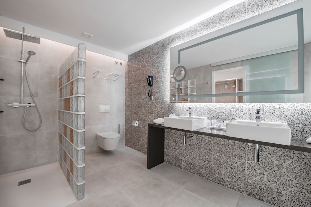 Hôtel Abrat 3*, Séjour Espagne & ses îles, Baléares, Ibiza par Ôvoyages Hôtel Abrat 3*, Séjour Espagne & ses îles, Baléares, Ibiza par Ôvoyages