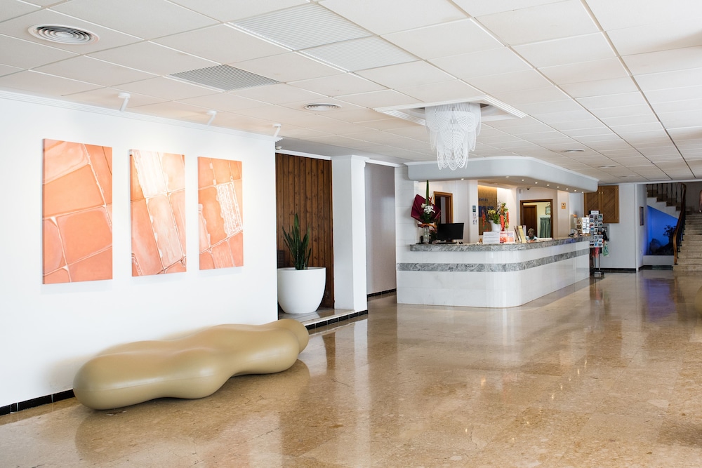 Hôtel Abrat 3*, Séjour Espagne & ses îles, Baléares, Ibiza par Ôvoyages Hôtel Abrat 3*, Séjour Espagne & ses îles, Baléares, Ibiza par Ôvoyages