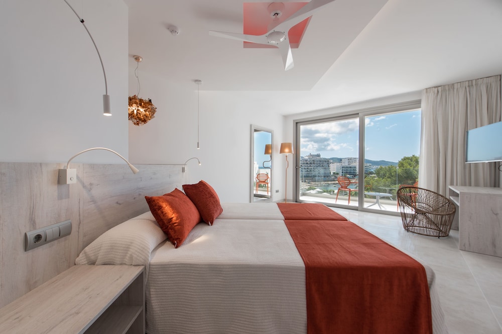 Hôtel Abrat 3*, Séjour Espagne & ses îles, Baléares, Ibiza par Ôvoyages Hôtel Abrat 3*, Séjour Espagne & ses îles, Baléares, Ibiza par Ôvoyages