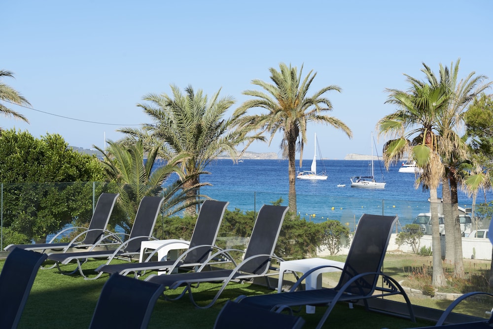 Hôtel Abrat 3*, Séjour Espagne & ses îles, Baléares, Ibiza par Ôvoyages Hôtel Abrat 3*, Séjour Espagne & ses îles, Baléares, Ibiza par Ôvoyages