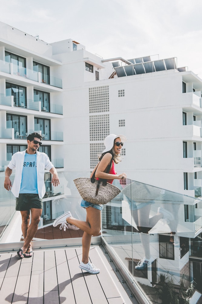Hôtel Abrat 3*, Séjour Espagne & ses îles, Baléares, Ibiza par Ôvoyages Hôtel Abrat 3*, Séjour Espagne & ses îles, Baléares, Ibiza par Ôvoyages