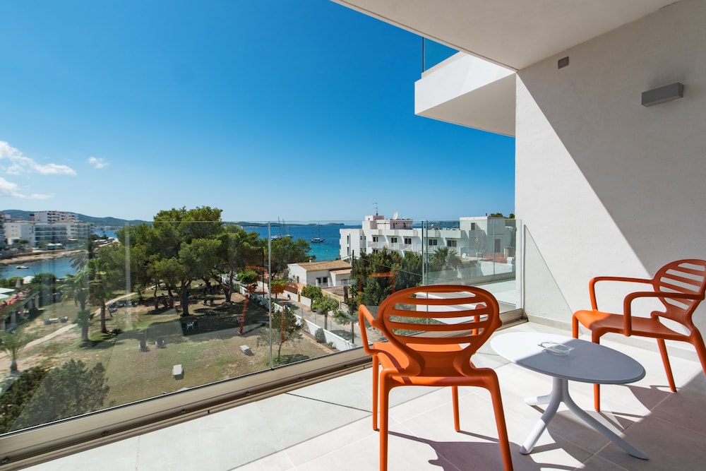 Hôtel Abrat 3*, Séjour Espagne & ses îles, Baléares, Ibiza par Ôvoyages Hôtel Abrat 3*, Séjour Espagne & ses îles, Baléares, Ibiza par Ôvoyages
