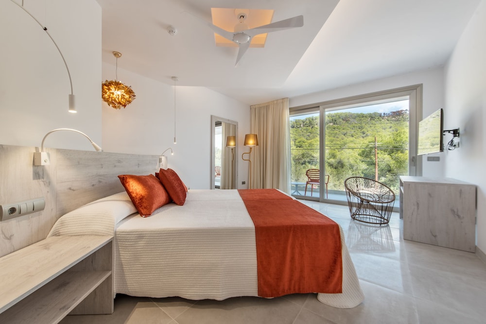 Hôtel Abrat 3*, Séjour Espagne & ses îles, Baléares, Ibiza par Ôvoyages Hôtel Abrat 3*, Séjour Espagne & ses îles, Baléares, Ibiza par Ôvoyages