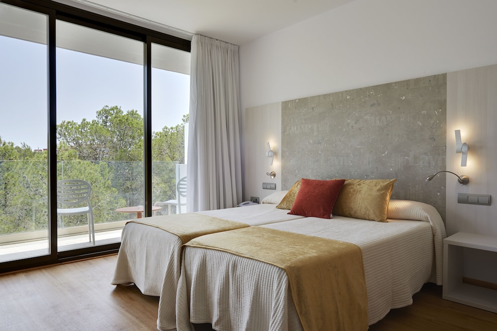 Hôtel Abrat 3*, Séjour Espagne & ses îles, Baléares, Ibiza par Ôvoyages Hôtel Abrat 3*, Séjour Espagne & ses îles, Baléares, Ibiza par Ôvoyages