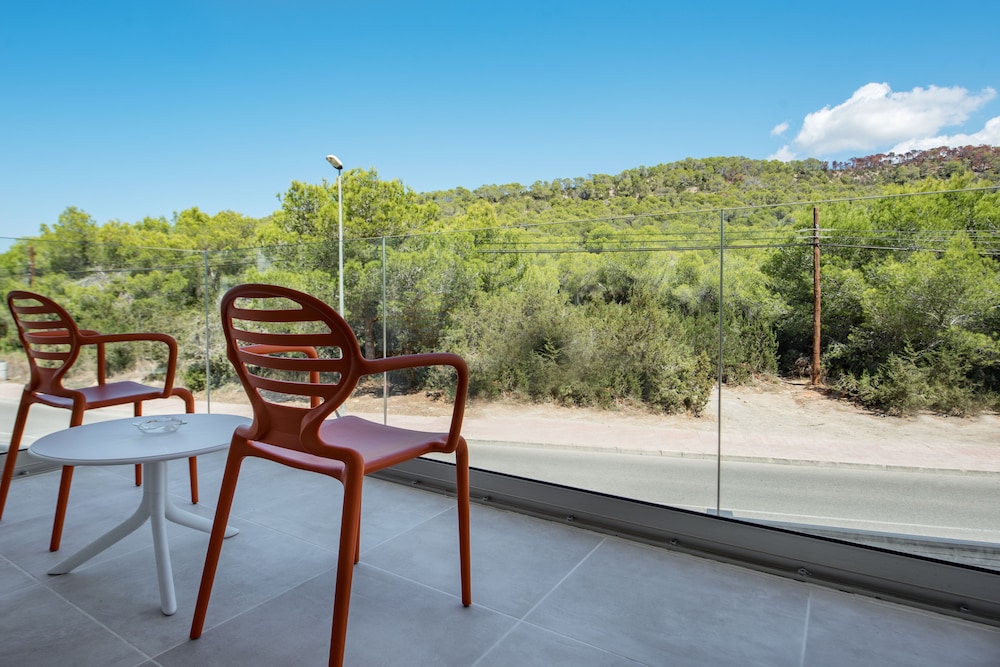 Hôtel Abrat 3*, Séjour Espagne & ses îles, Baléares, Ibiza par Ôvoyages Hôtel Abrat 3*, Séjour Espagne & ses îles, Baléares, Ibiza par Ôvoyages
