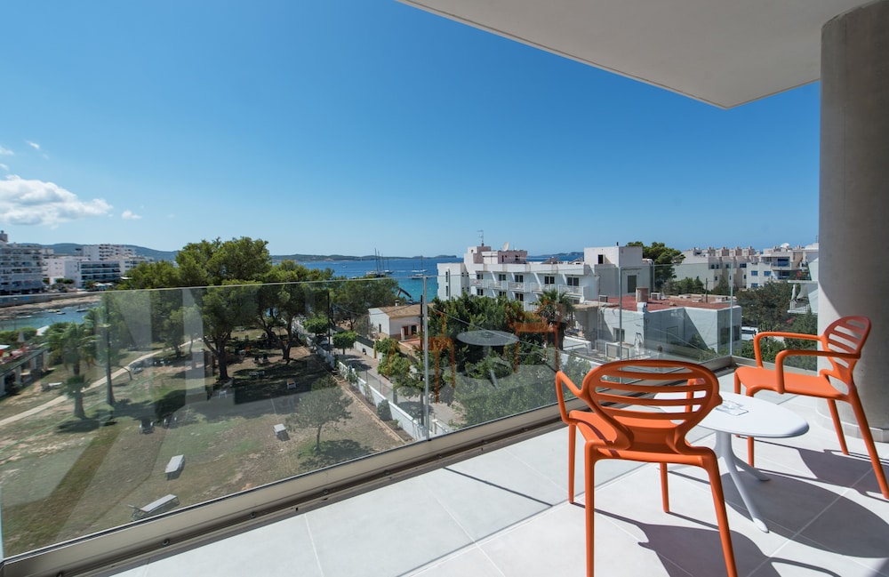 Hôtel Abrat 3*, Séjour Espagne & ses îles, Baléares, Ibiza par Ôvoyages Hôtel Abrat 3*, Séjour Espagne & ses îles, Baléares, Ibiza par Ôvoyages