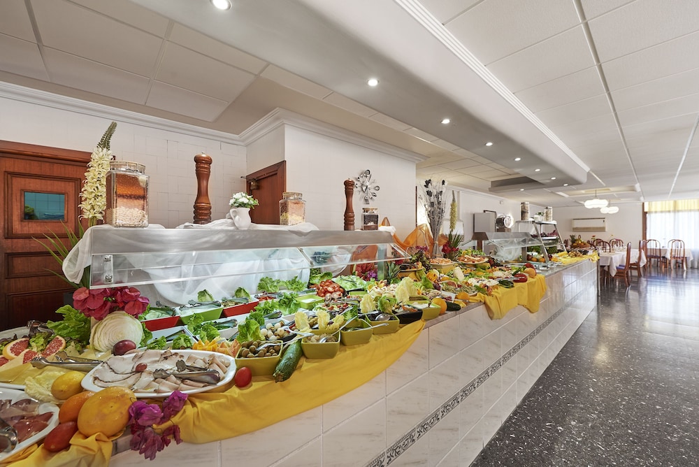 Hôtel Abrat 3*, Séjour Espagne & ses îles, Baléares, Ibiza par Ôvoyages Hôtel Abrat 3*, Séjour Espagne & ses îles, Baléares, Ibiza par Ôvoyages