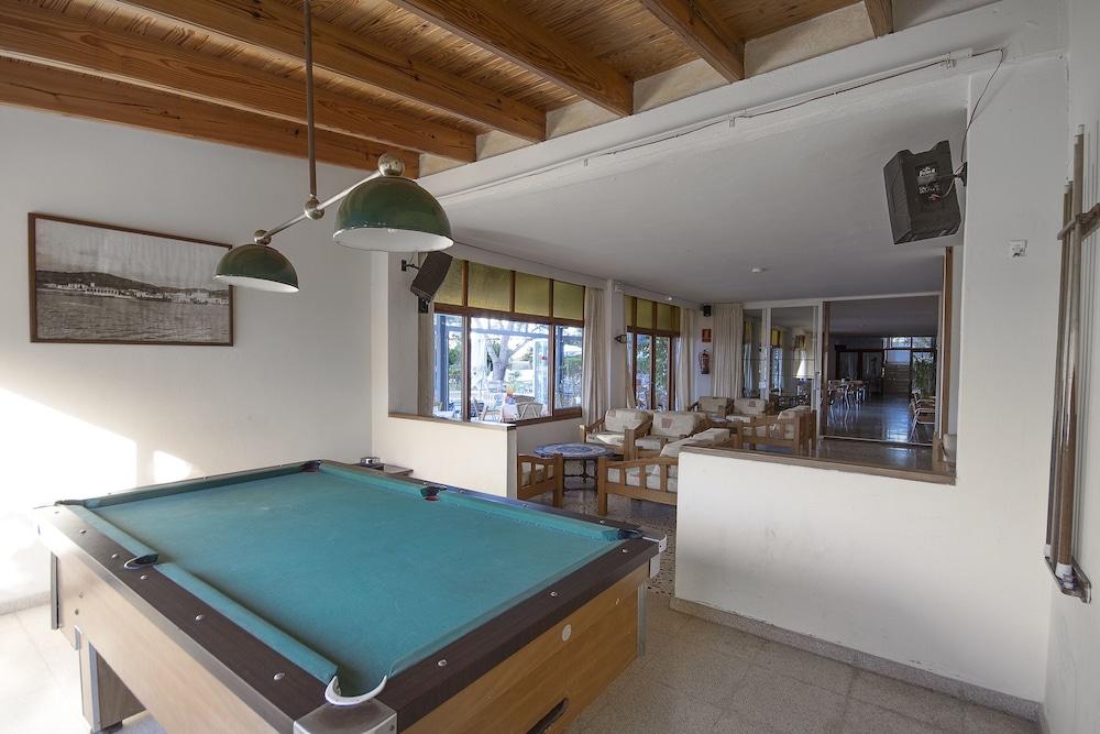 Hôtel Abrat 3*, Séjour Espagne & ses îles, Baléares, Ibiza par Ôvoyages Hôtel Abrat 3*, Séjour Espagne & ses îles, Baléares, Ibiza par Ôvoyages