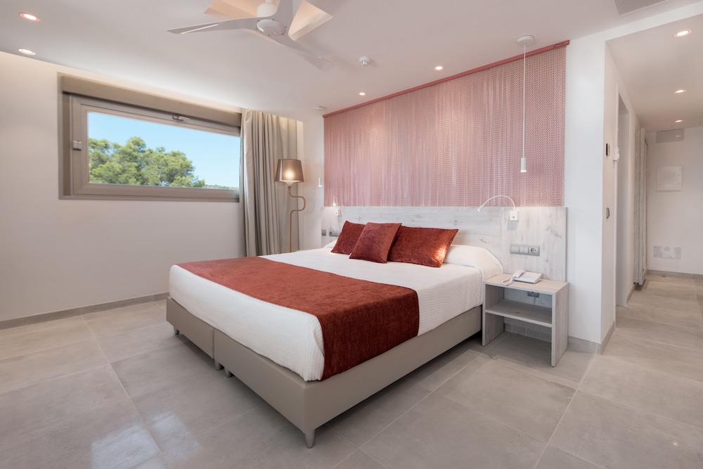 Hôtel Abrat 3*, Séjour Espagne & ses îles, Baléares, Ibiza par Ôvoyages Hôtel Abrat 3*, Séjour Espagne & ses îles, Baléares, Ibiza par Ôvoyages