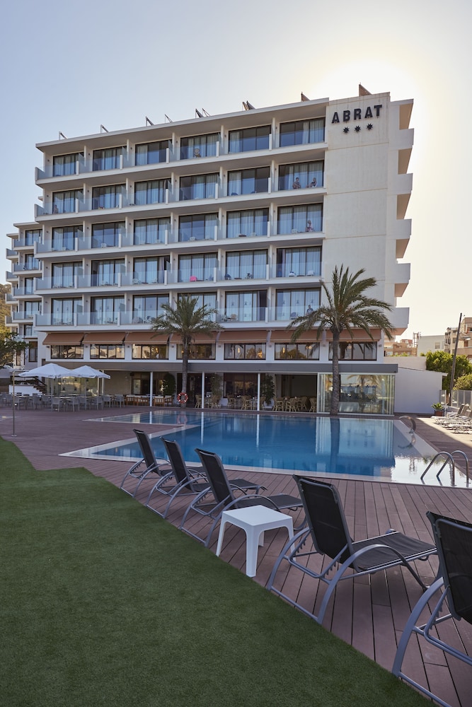 Hôtel Abrat 3*, Séjour Espagne & ses îles, Baléares, Ibiza par Ôvoyages Hôtel Abrat 3*, Séjour Espagne & ses îles, Baléares, Ibiza par Ôvoyages