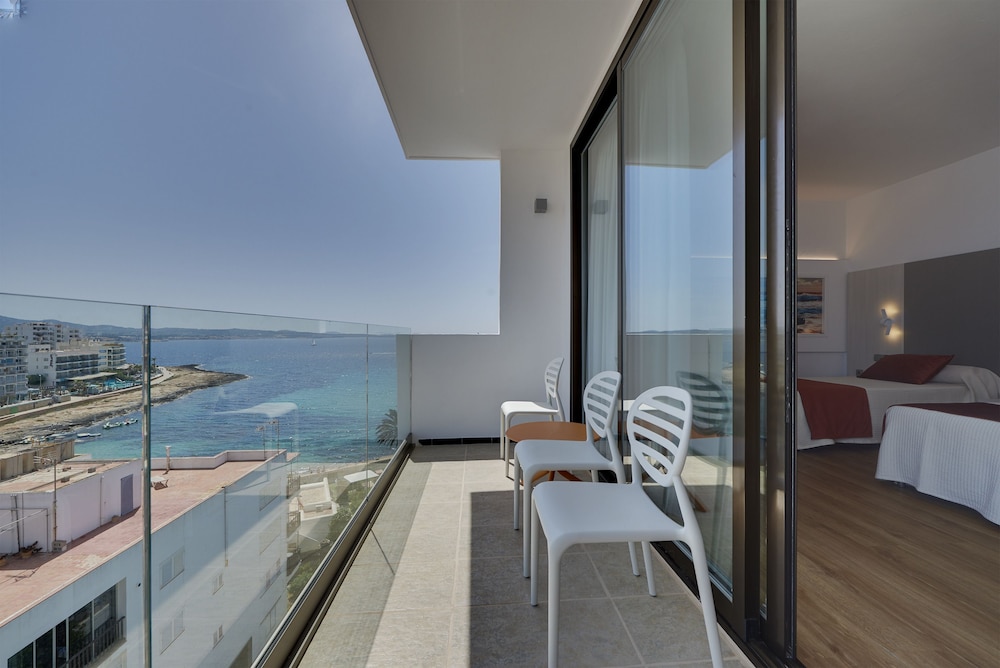 Hôtel Abrat 3*, Séjour Espagne & ses îles, Baléares, Ibiza par Ôvoyages Hôtel Abrat 3*, Séjour Espagne & ses îles, Baléares, Ibiza par Ôvoyages