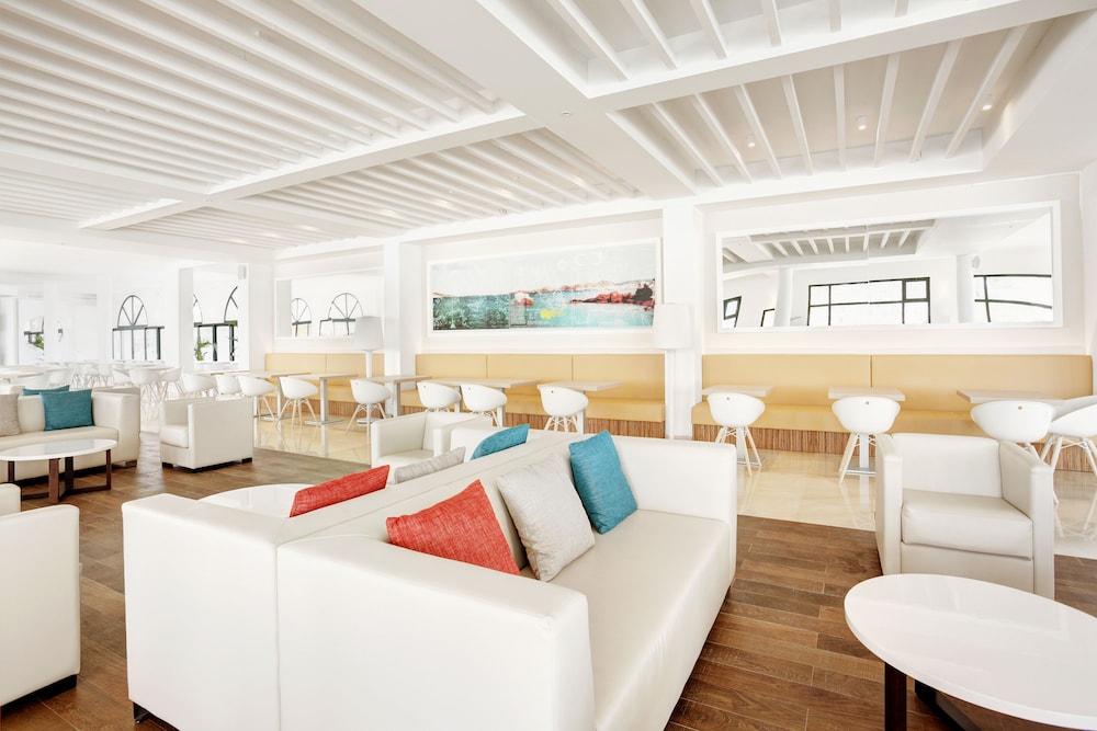 Hôtel Grupotel Mar de Menorca 4*, Séjour Espagne & ses îles, Baléares, Minorque par Ôvoyages Hôtel Grupotel Mar de Menorca 4*, Séjour Espagne & ses îles, Baléares, Minorque par Ôvoyages