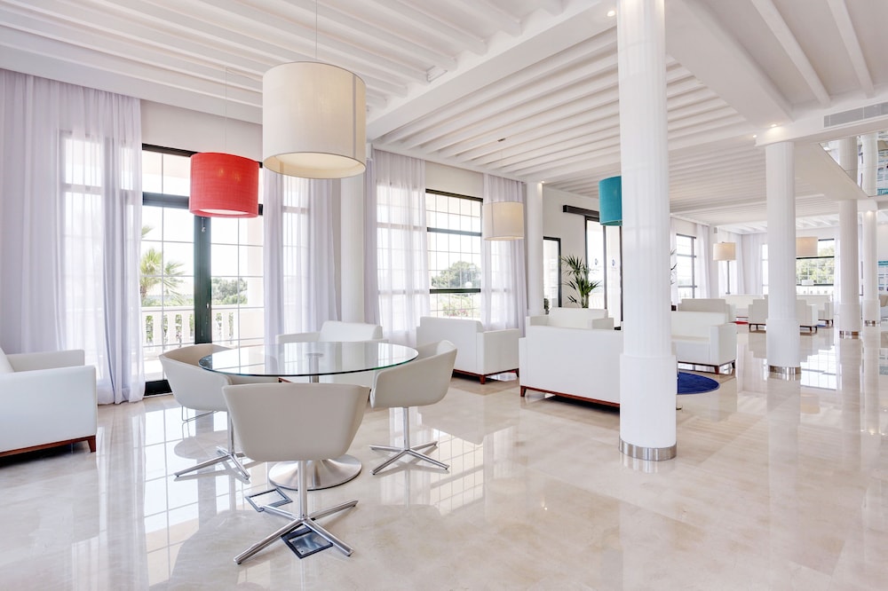Hôtel Grupotel Mar de Menorca 4*, Séjour Espagne & ses îles, Baléares, Minorque par Ôvoyages Hôtel Grupotel Mar de Menorca 4*, Séjour Espagne & ses îles, Baléares, Minorque par Ôvoyages