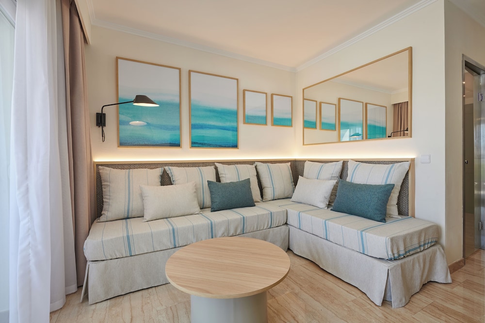 Hôtel Grupotel Mar de Menorca 4*, Séjour Espagne & ses îles, Baléares, Minorque par Ôvoyages Hôtel Grupotel Mar de Menorca 4*, Séjour Espagne & ses îles, Baléares, Minorque par Ôvoyages