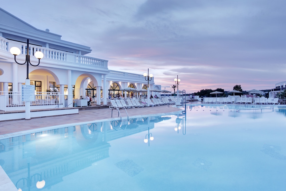 Hôtel Grupotel Mar de Menorca 4*, Séjour Espagne & ses îles, Baléares, Minorque par Ôvoyages Hôtel Grupotel Mar de Menorca 4*, Séjour Espagne & ses îles, Baléares, Minorque par Ôvoyages