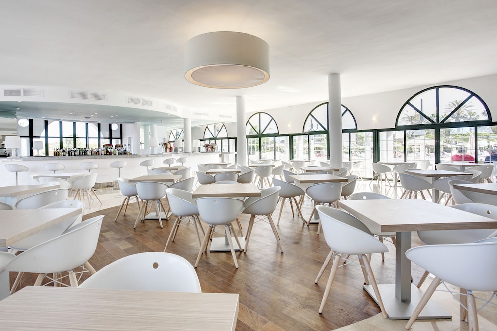 Hôtel Grupotel Mar de Menorca 4*, Séjour Espagne & ses îles, Baléares, Minorque par Ôvoyages Hôtel Grupotel Mar de Menorca 4*, Séjour Espagne & ses îles, Baléares, Minorque par Ôvoyages