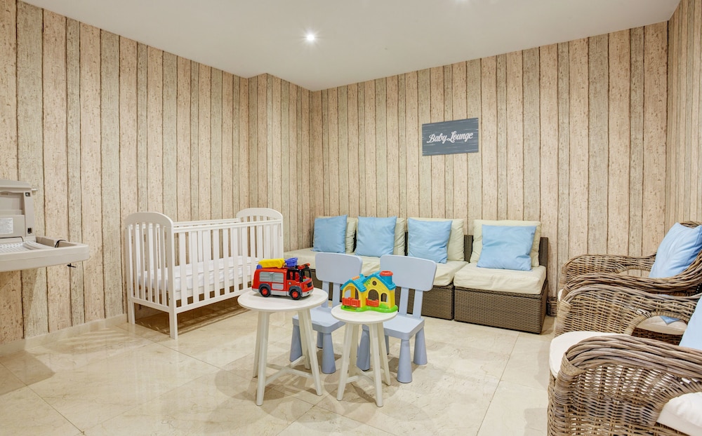 Hôtel Grupotel Mar de Menorca 4*, Séjour Espagne & ses îles, Baléares, Minorque par Ôvoyages Hôtel Grupotel Mar de Menorca 4*, Séjour Espagne & ses îles, Baléares, Minorque par Ôvoyages
