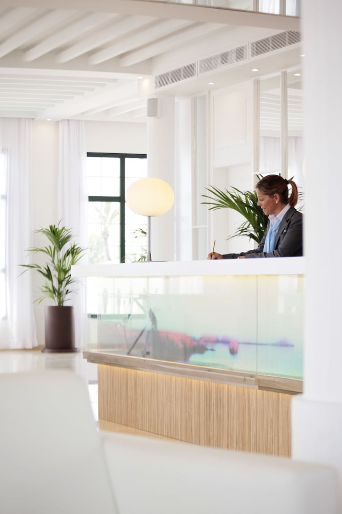 Hôtel Grupotel Mar de Menorca 4*, Séjour Espagne & ses îles, Baléares, Minorque par Ôvoyages Hôtel Grupotel Mar de Menorca 4*, Séjour Espagne & ses îles, Baléares, Minorque par Ôvoyages