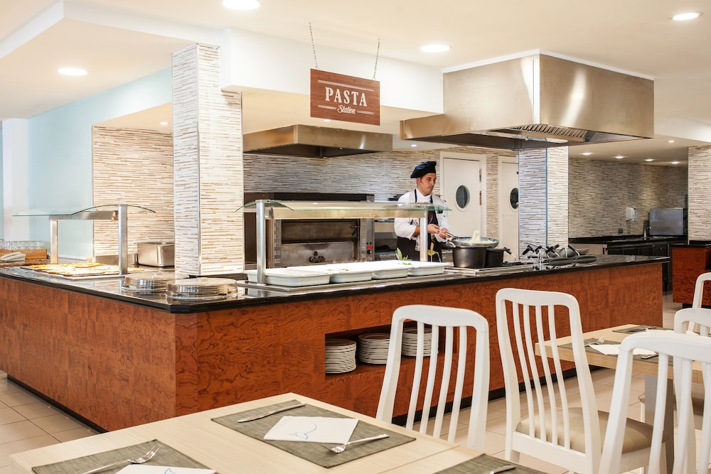 Hôtel Grupotel Mar de Menorca 4*, Séjour Espagne & ses îles, Baléares, Minorque par Ôvoyages Hôtel Grupotel Mar de Menorca 4*, Séjour Espagne & ses îles, Baléares, Minorque par Ôvoyages