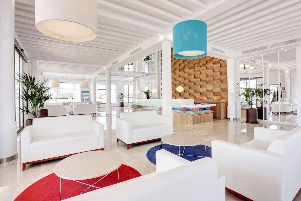 Hôtel Grupotel Mar de Menorca 4*, Séjour Espagne & ses îles, Baléares, Minorque par Ôvoyages Hôtel Grupotel Mar de Menorca 4*, Séjour Espagne & ses îles, Baléares, Minorque par Ôvoyages