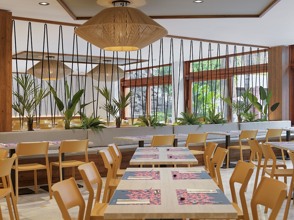 Hôtel Fergus Puerto De La Cruz 4*, Séjour Espagne & ses îles, Canaries, Tenerife par Ôvoyages Hôtel Fergus Puerto De La Cruz 4*, Séjour Espagne & ses îles, Canaries, Tenerife par Ôvoyages