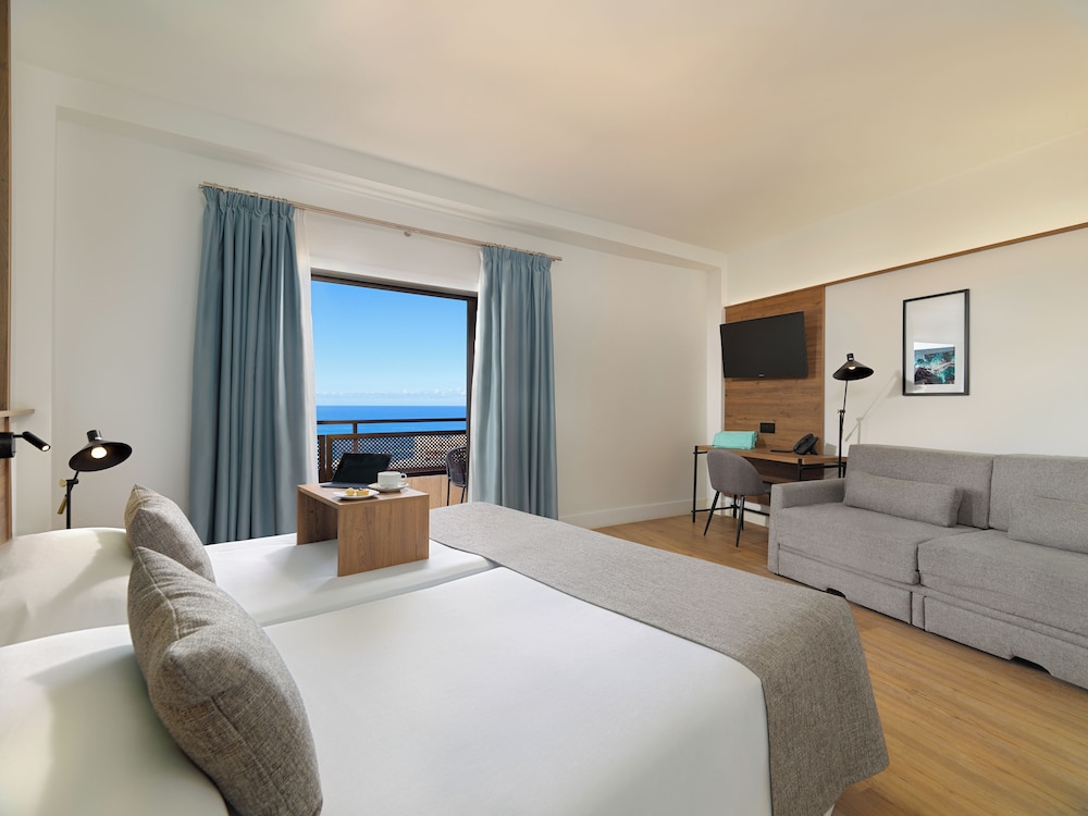 Hôtel Fergus Puerto De La Cruz 4*, Séjour Espagne & ses îles, Canaries, Tenerife par Ôvoyages Hôtel Fergus Puerto De La Cruz 4*, Séjour Espagne & ses îles, Canaries, Tenerife par Ôvoyages