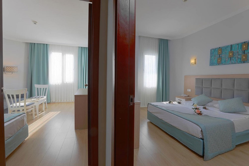 Hôtel Adonis 4*, Séjour Turquie, Antalya par Ôvoyages Hôtel Adonis 4*, Séjour Turquie, Antalya par Ôvoyages