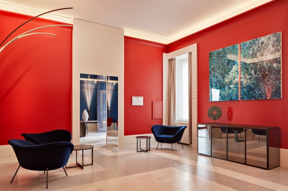 The Britannique Naples