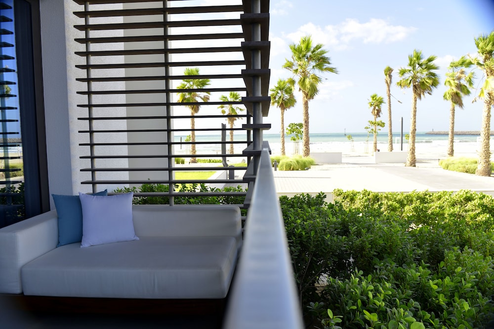 Hôtel Nikki Beach Resort & Spa Dubai 5*, Séjour Emirats Arabes Unis, Dubaï par Ôvoyages Hôtel Nikki Beach Resort & Spa Dubai 5*, Séjour Emirats Arabes Unis, Dubaï par Ôvoyages