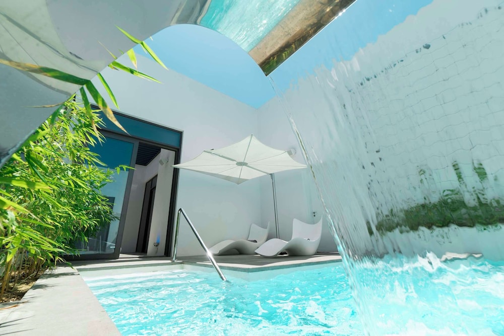 Hôtel Nikki Beach Resort & Spa Dubai 5*, Séjour Emirats Arabes Unis, Dubaï par Ôvoyages Hôtel Nikki Beach Resort & Spa Dubai 5*, Séjour Emirats Arabes Unis, Dubaï par Ôvoyages