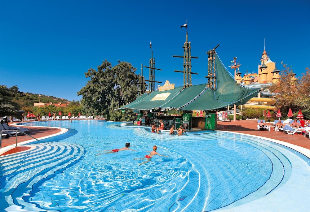 Hôtel Aqua Fantasy Aquapark & Spa 5*, Séjour Turquie, Izmir par Ôvoyages Hôtel Aqua Fantasy Aquapark & Spa 5*, Séjour Turquie, Izmir par Ôvoyages